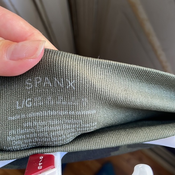 Spanx in camouflage - Picture 3 of 3